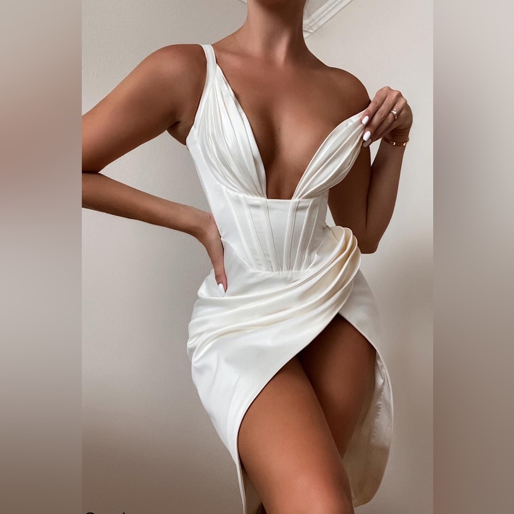 House of CB | “Faye” dress